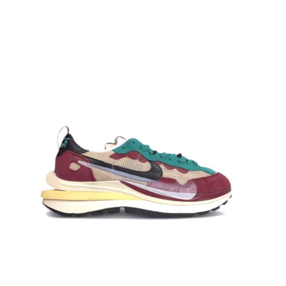 Nike Sacai VaporWaffle Villain Red Neptune Green